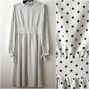 Dot Pattern Long-sleeved Dress